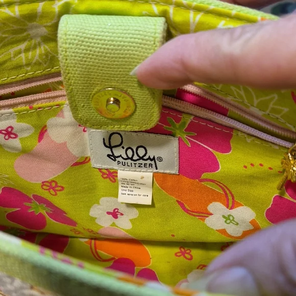 Lilly Pulitzer Green and Cream Straw Tote with Bamboo Handles - Picture 2 of 13